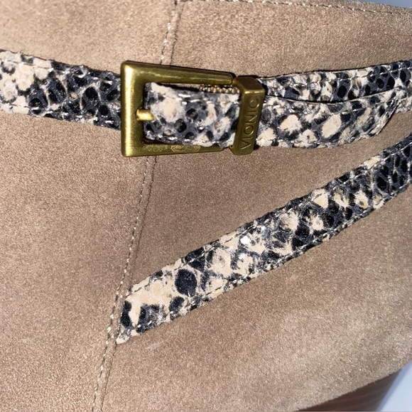Vionic Upton Tan Suede Zip Ankle Boots Sz 8.5 Snakeskin Buckle Strap 3” Heel - Picture 4 of 11